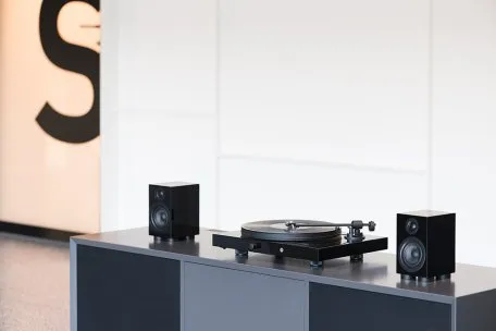 Pro-Ject JukeBox E Piano Black Pro-Ject JukeBox E Piano Black