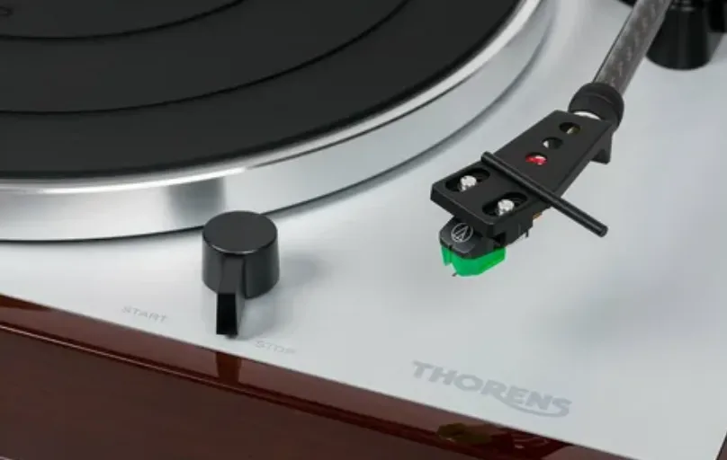Thorens TD-402DD High Gloss Walnut 1 Thorens TD-402DD High Gloss Walnut 1