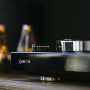 Rekkord Audio M600 Black(Quintet Red)