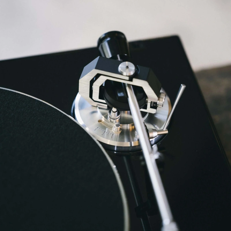 Rekkord Audio M600 Black(Quintet Red)