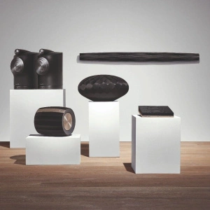 Bowers & Wilkins Formation Wedge black