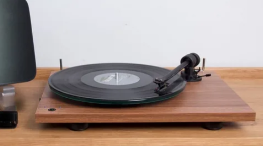 Pro-Ject T1 BT Walnut