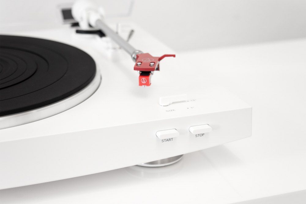 Audio-Technica AT-LP3 White.jpg