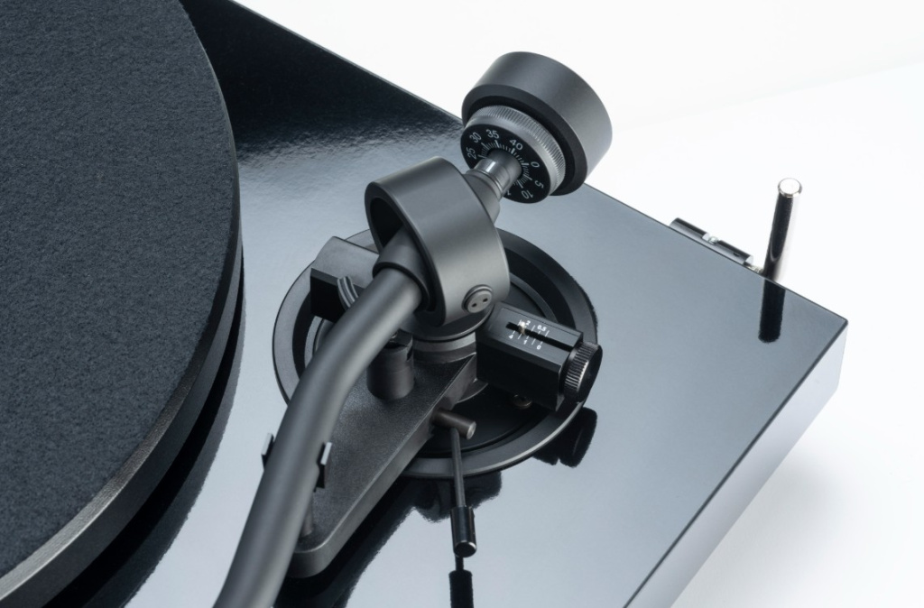 Pro-Ject Debut E Phono HG Black OM5e Pro-Ject Debut E Phono HG Black OM5e