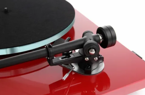 Rega Planar 3 Red