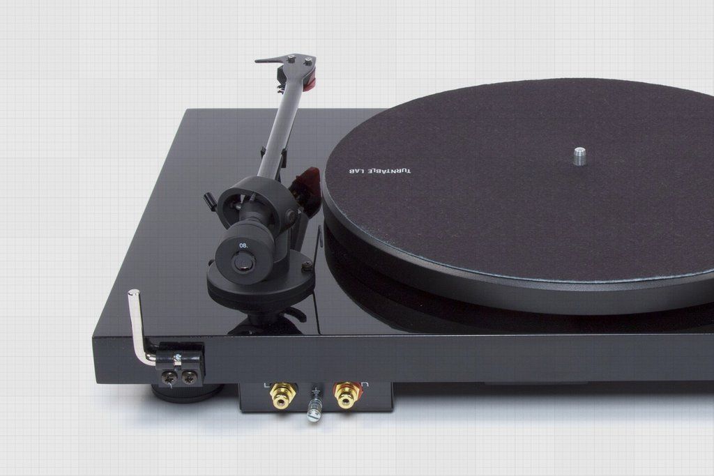 Pro‑Ject Debut III Phono Piano (OM5e)