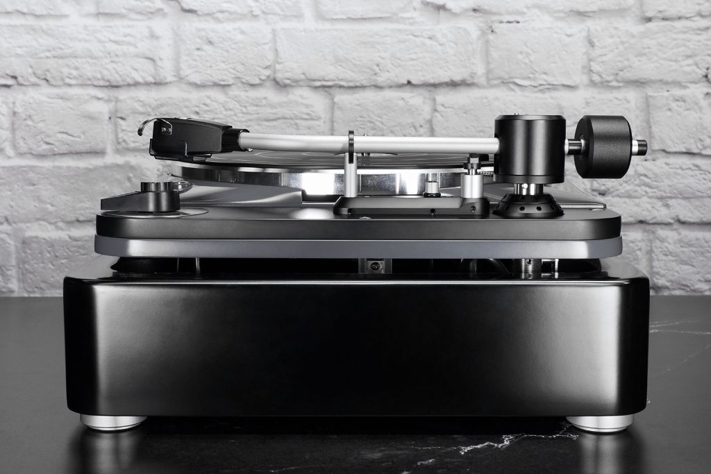 Thorens TD 124 DD.jpg Thorens TD 124 DD.jpg