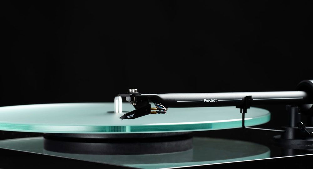 Pro‑Ject A2 Black (Ortofon 2M‑Red)