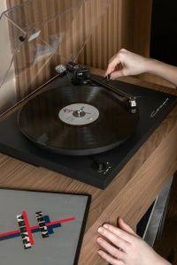 Radiotehnika LP002P Black