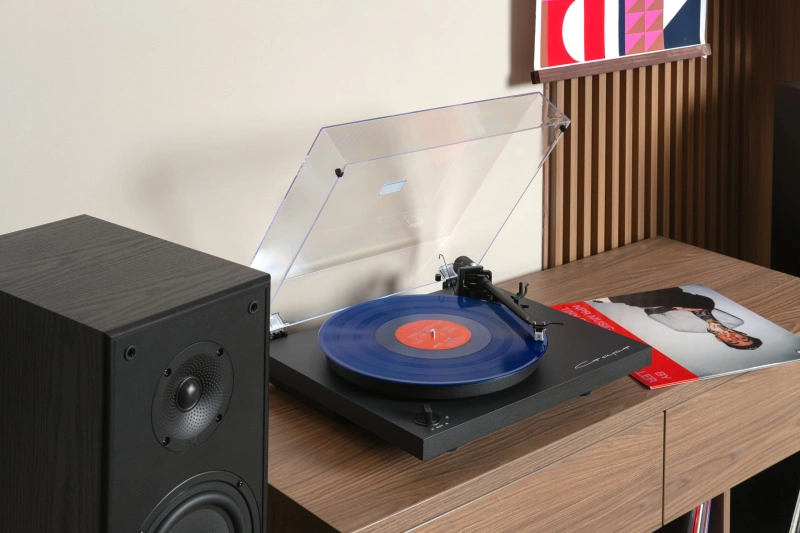 Radiotehnika LP002P Black